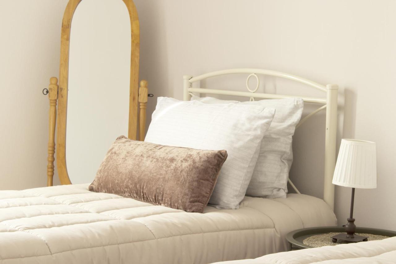 Ayerina First Floor Apartment อาร์ริลลาส ภายนอก รูปภาพ
